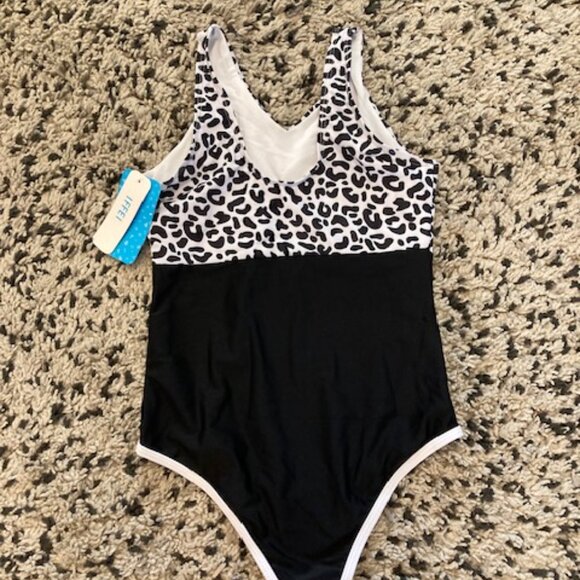 Swimsuit girls age 8-9 brand new with tags black leopard print Iffei - Picture 2 of 5